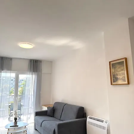 Two-bedroom Luxury With Swimming Pool * Golem (Tirana)
