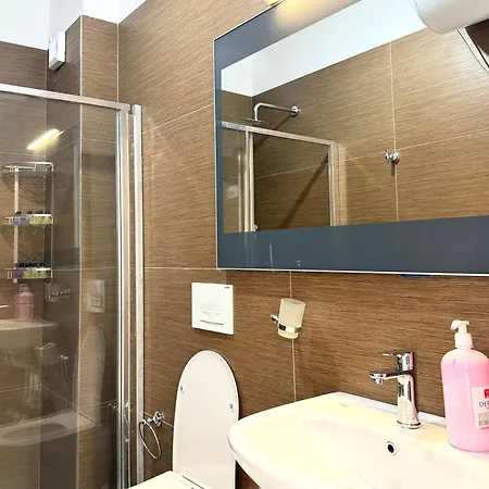 Two-bedroom Luxury With Swimming Pool *