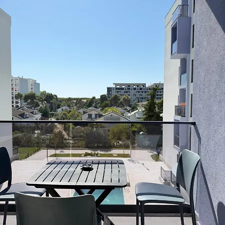 Two-bedroom Luxury With Swimming Pool * Golem (Tirana)